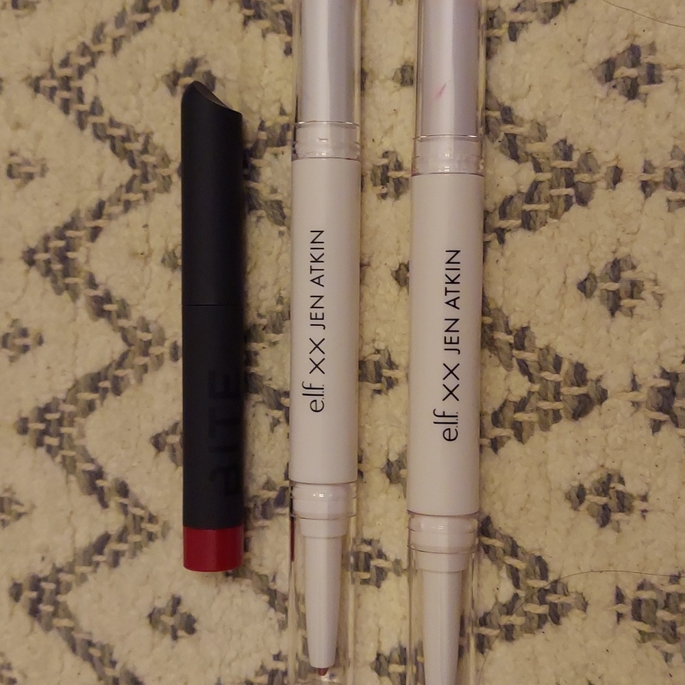 Lip liners
